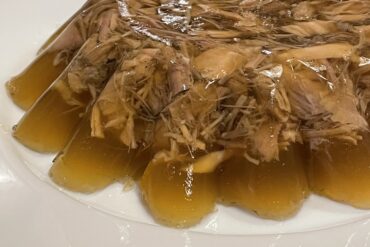 Kukeseene- peekoni pirukas