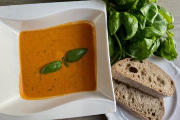 Kukeseene- peekoni pirukas